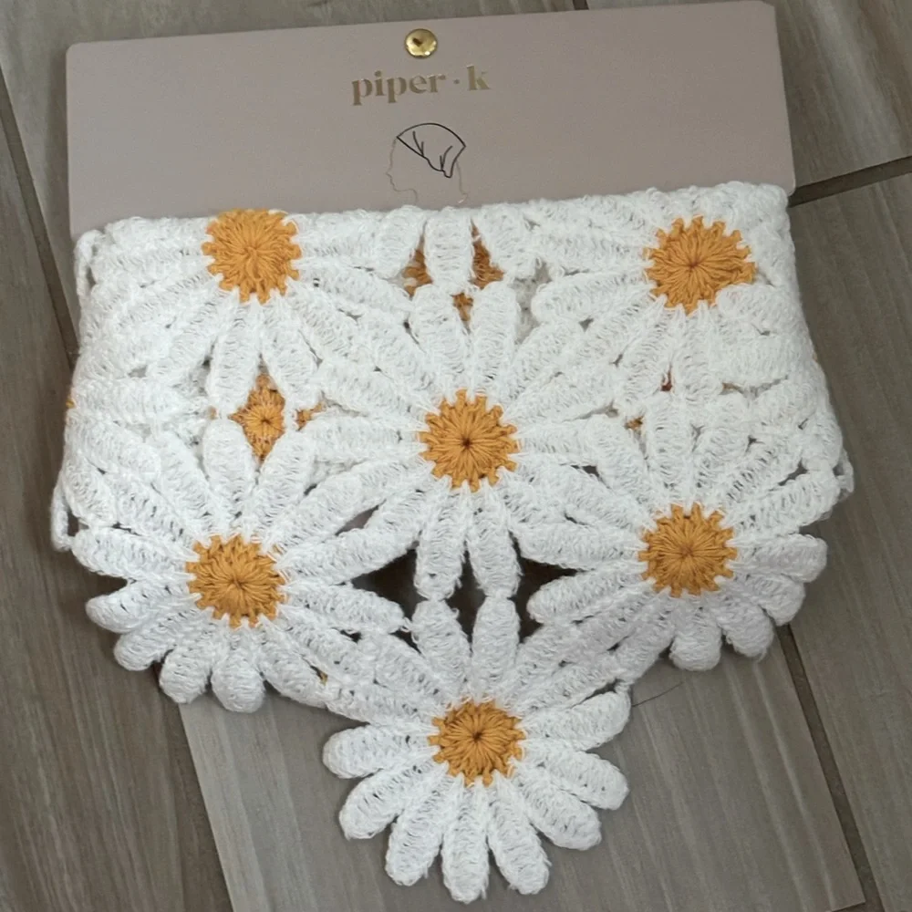 NWT Piper K daisy crochet hair scarf